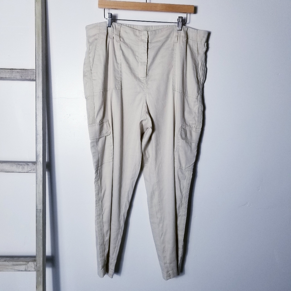 CHICO'S WOMEN'S CREAM LIGHT KHAKI PANTS WAIST SIZE APPROX 38 INCHES